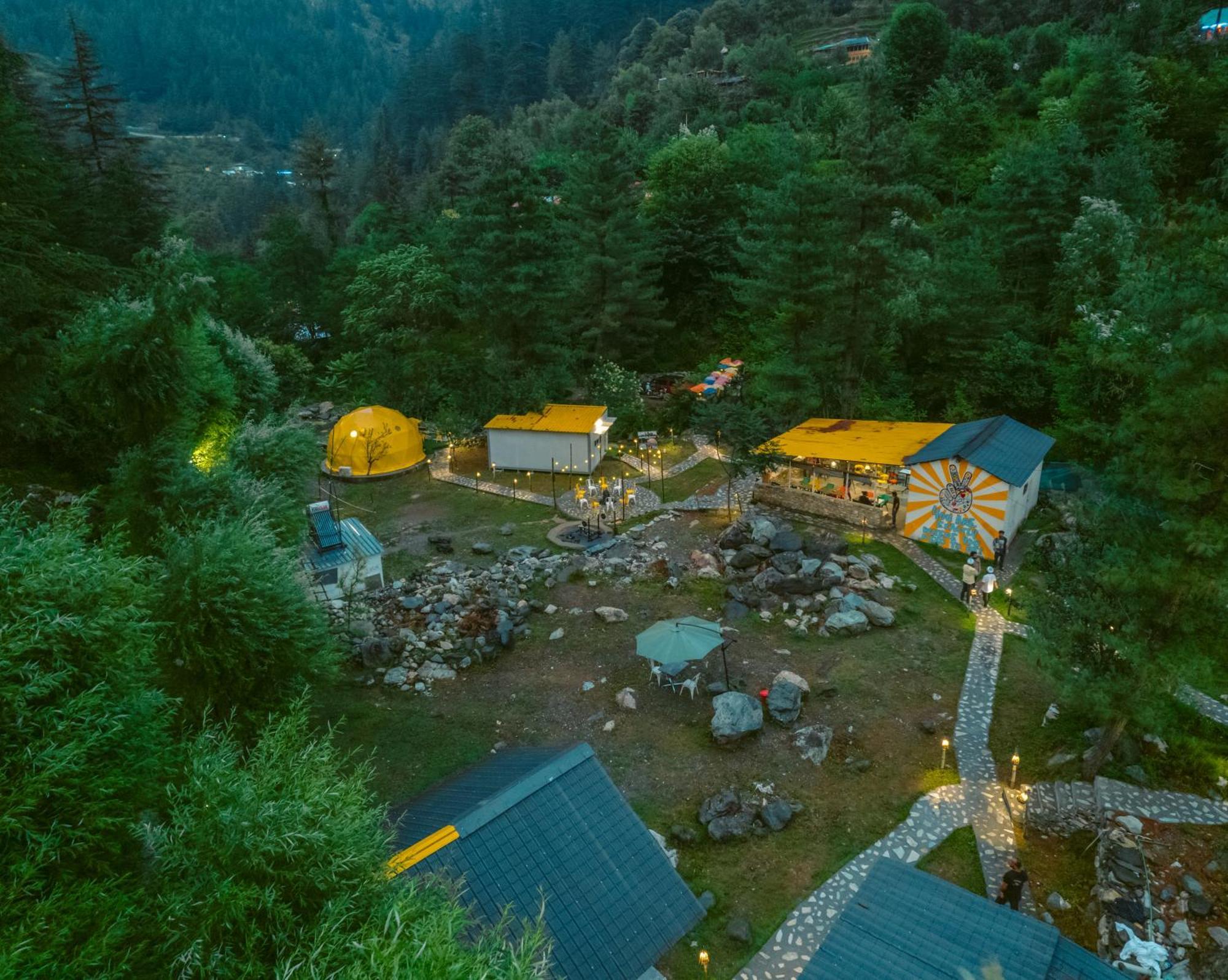 Whoopers Boutique Resort Jibhi Экстерьер фото